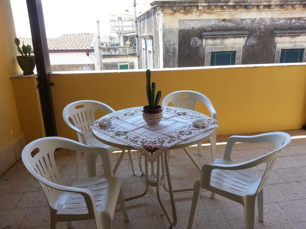 La Via Del Mare - Acireale Centro Storico Apartamento Quarto foto