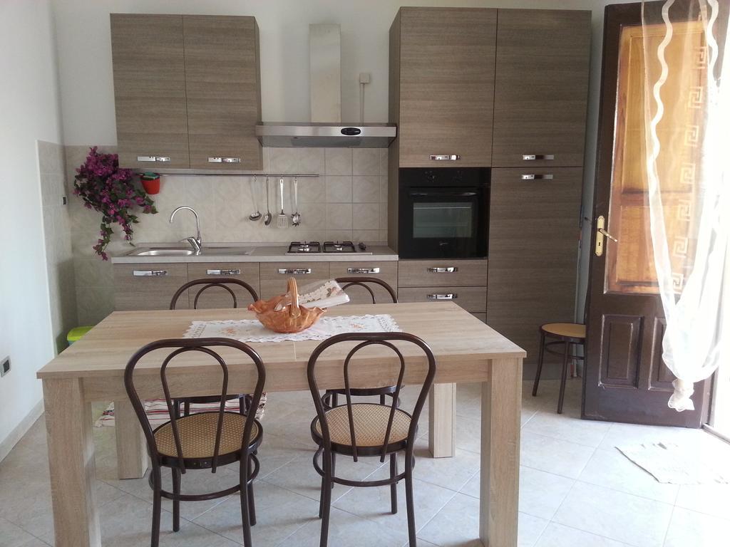 La Via Del Mare - Acireale Centro Storico Apartamento Quarto foto